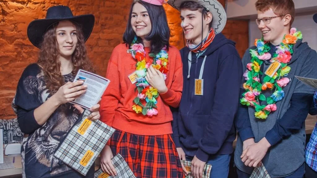 Подростки станут героями любимых фильмов, книг или известными историческими персонажами. 